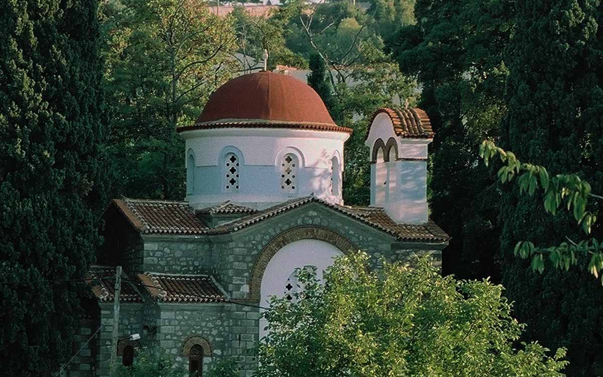 Μία εκκλησία στο Μαντούδι